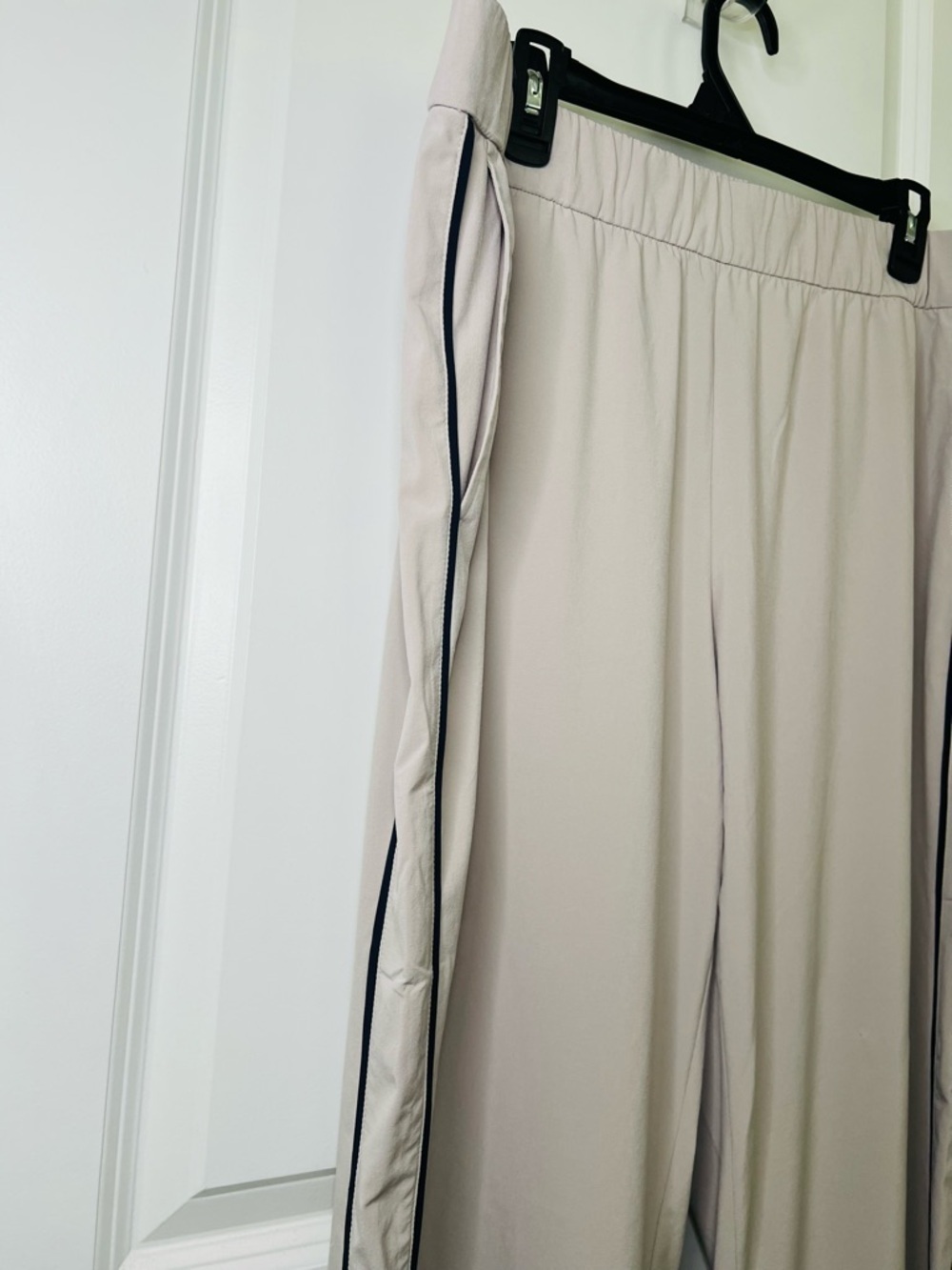 J Jill Fit Track Pants Womens Sz Large Tan Athletic Outdoor Side Stripes Casual - Picture 6 of 13
